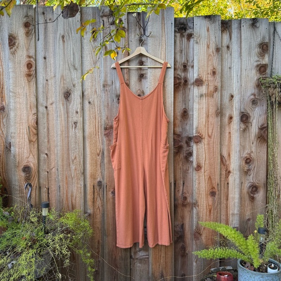 Burnt Orange Wide-Leg Cropped Overall Jumpsuit 🌿 - Picture 5 of 6
